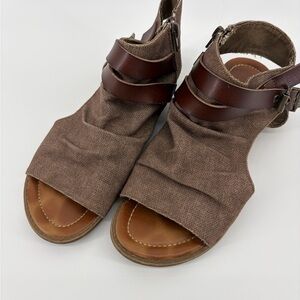 Blowfish‎ Women's Malibu Flat Sandals, Open Toe, Belted, Size Zip, Brown, Size 9